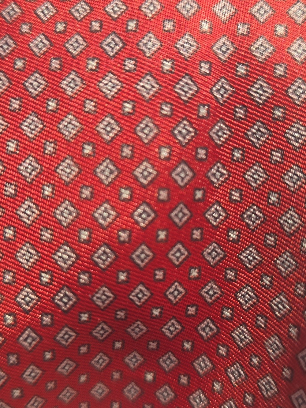 Leonardo Red Tie with Tan Pattern (Jewelry Is Not Included) - Picture 4 of 6